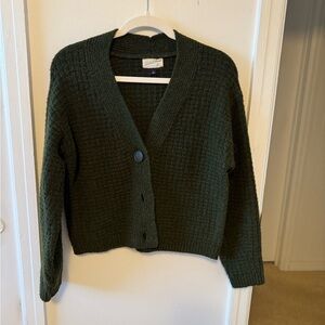 Universal Thread Green Cardigan with V-neck and Long Sleeves